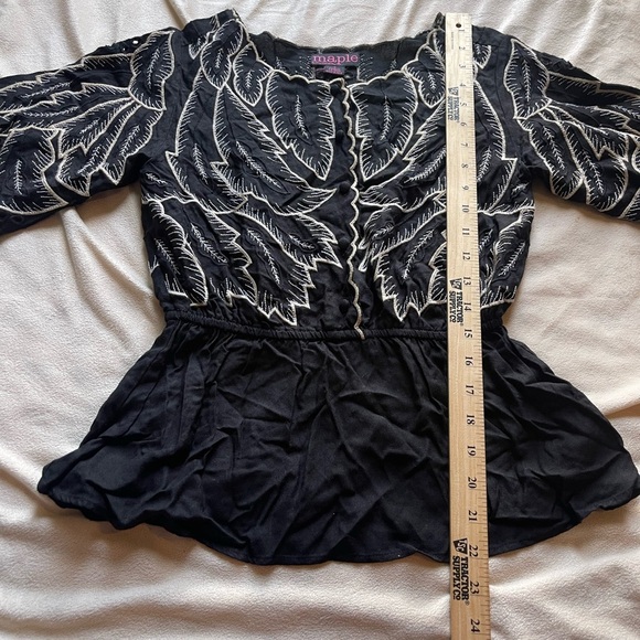 Maple leave embroidered black blouse - Picture 6 of 7